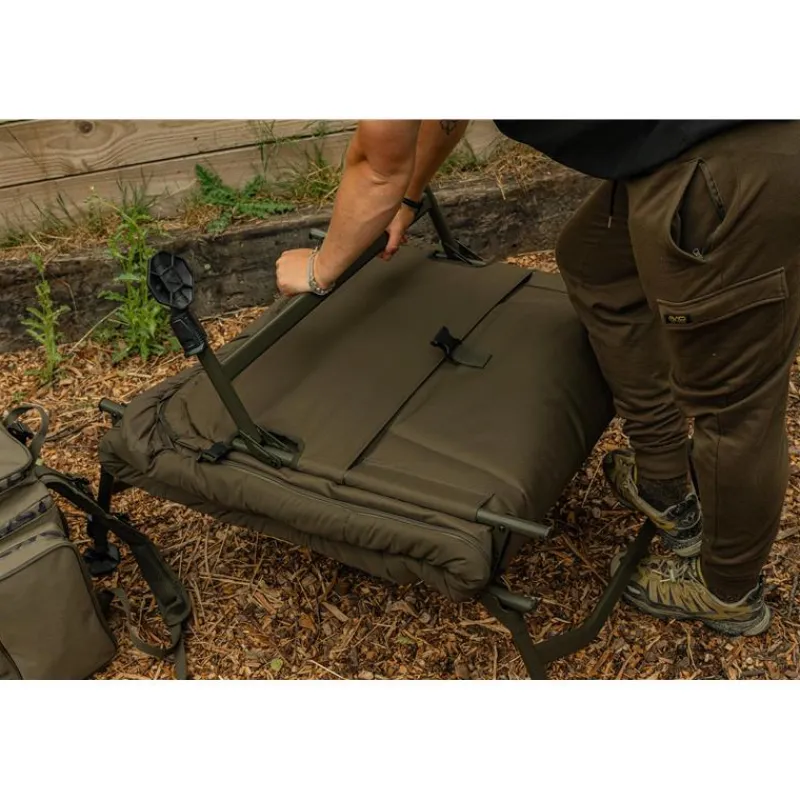 Avid Carp Bedchair Revolve System * Bivouac