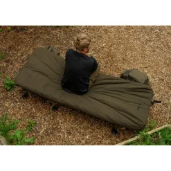 Avid Carp Bedchair Revolve System * Bivouac