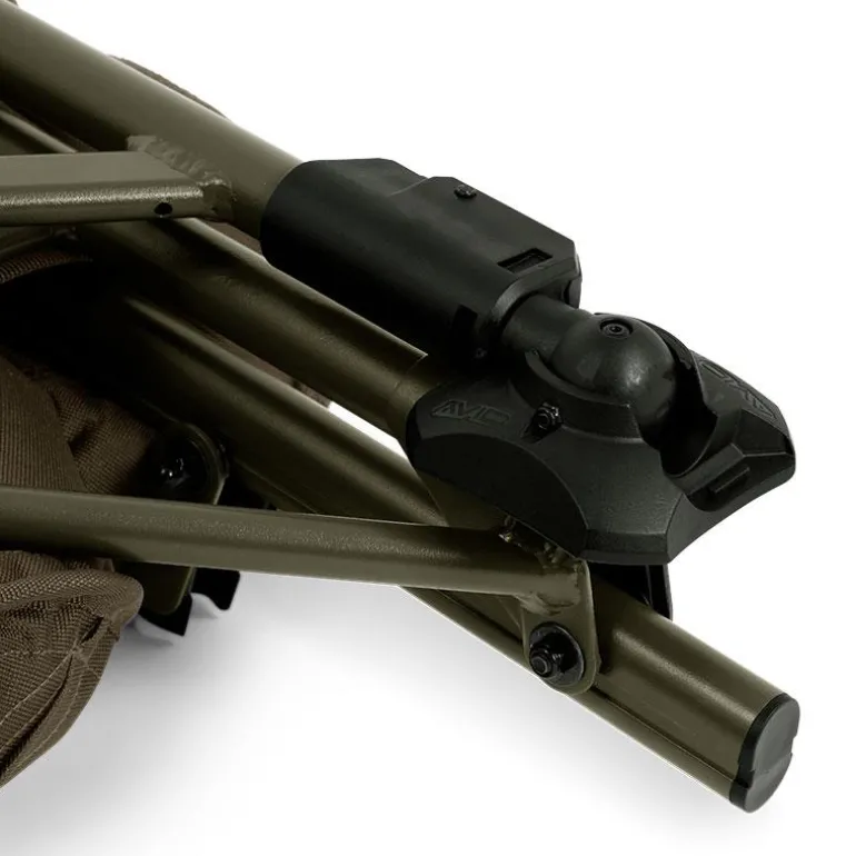 Level Chair Avid Carp Benchmark Ultra Cozy Chair