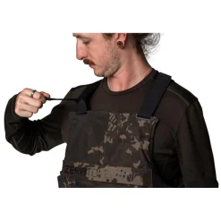 Nash Salopette Homme Zero Tolerance Helluva Waterproof - Camo * Pantalons, Salopettes & Shorts